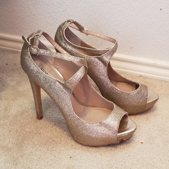 Shoes - Picture 2 of 4